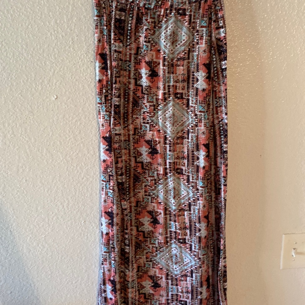 Just be size M long skirt. Okay condition. Gently worn.